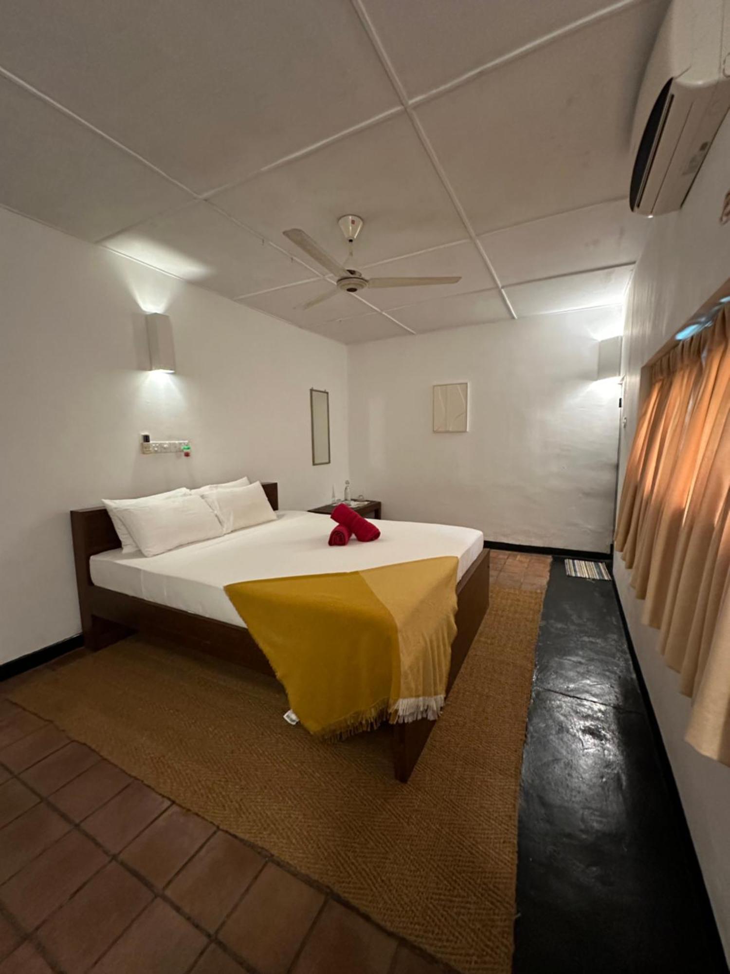 Mango Tree Villa Unawatuna Room photo